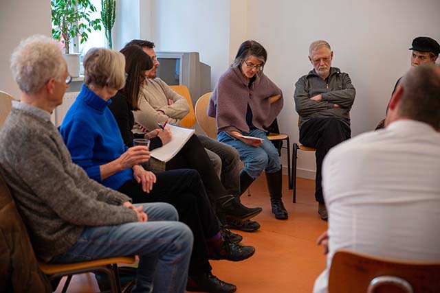 Bild zeigt Teilnehmer*innen des Abschlussgespräches zur jüdischen Filmreihe © Foto: Susanne Elgeti